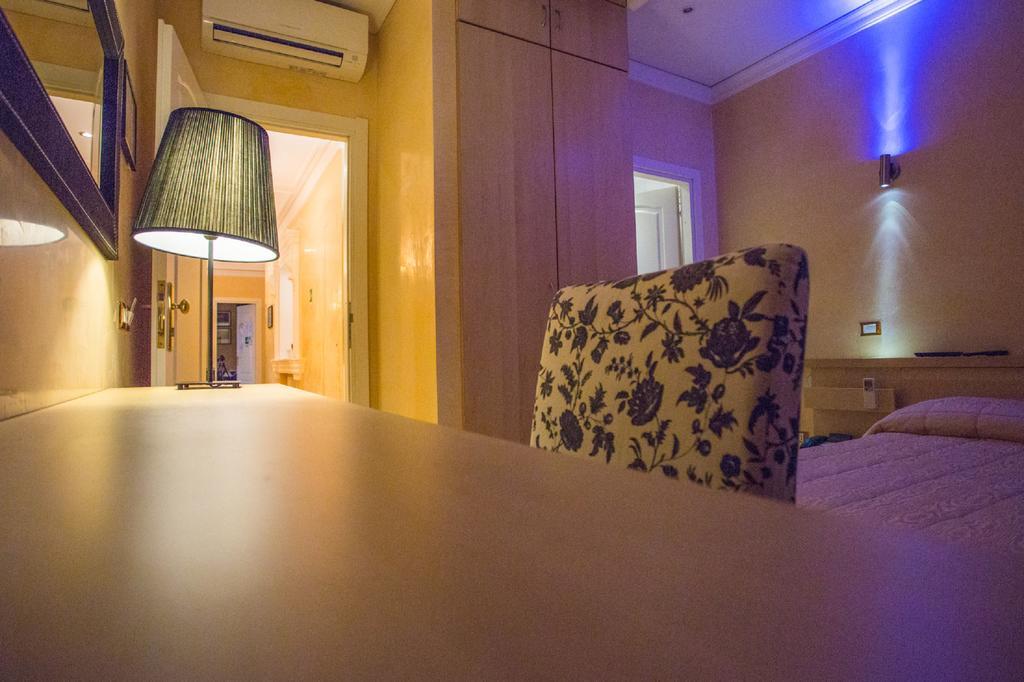 "Bbcorsotrieste" - Bed And Breakfast Di Emanuele Mazza - Rome — Photos 2